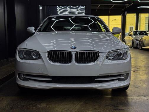 White Metallic 2011 BMW 335 xDrive