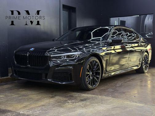Black Sapphire Metallic 2020 BMW 740 i