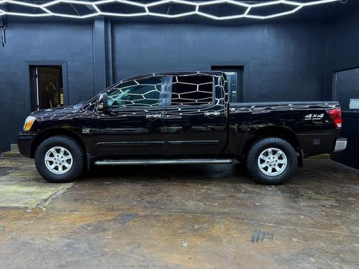 2004 Nissan Titan LE Crew Cab