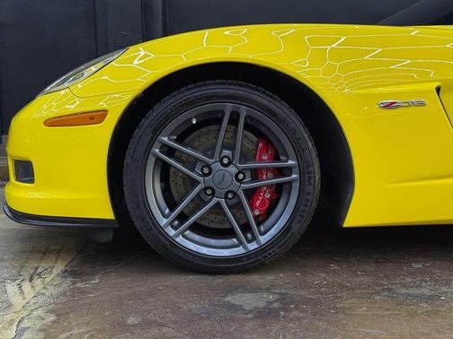 Velocity Yellow Tintcoat 2006 Chevrolet Corvette Z06