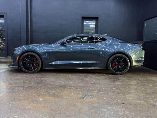Shadow Gray Metallic 2020 Chevrolet Camaro 1SS