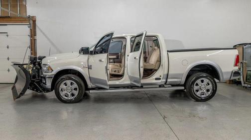 Pearl White 2018 RAM 3500 Laramie Crew Cab 4x4 6'4' Box