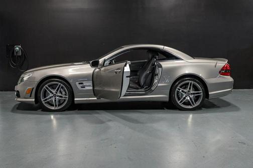 2009 Mercedes-Benz SL-Class SL 63 AMG Roadster 2D