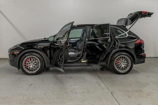 2015 Porsche Cayenne Turbo