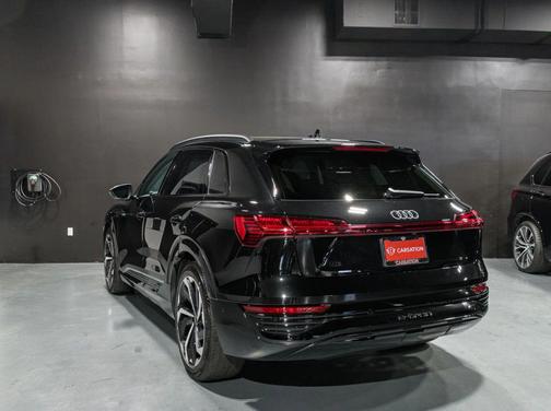2024 Audi Q8 e-tron Premium Plus