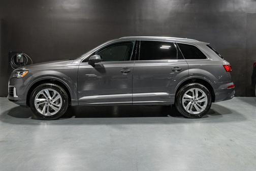 Samurai Gray Metallic 2020 Audi Q7 55 Premium Plus