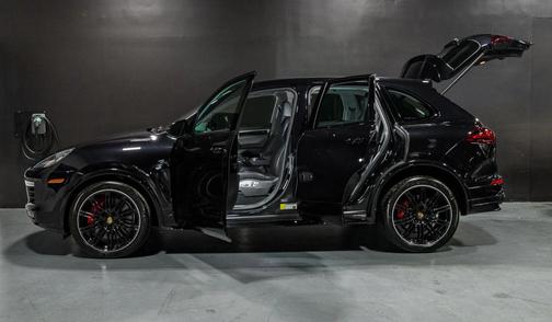 2016 Porsche Cayenne GTS