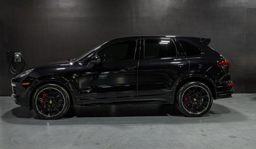 2016 Porsche Cayenne GTS