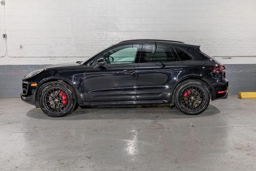 Jet Black Metallic 2017 Porsche Macan Macan GTS
