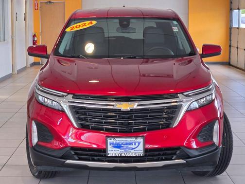 Radiant Red Tintcoat 2024 Chevrolet Equinox 1LT