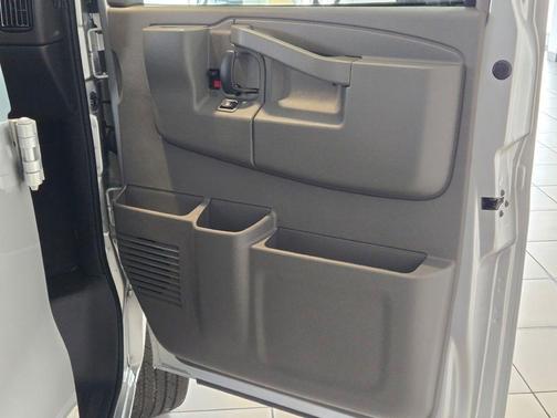 Silver Ice Metallic 2026 Chevrolet Express 2500 LT