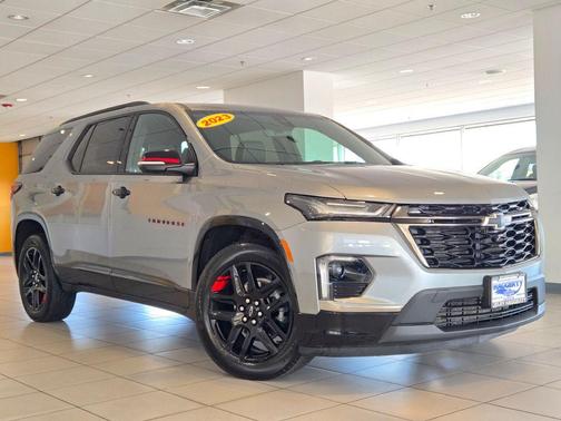Sterling Gray Metallic 2023 Chevrolet Traverse Premier