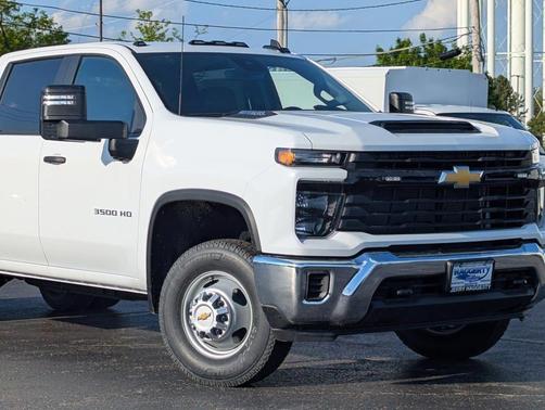 Summit White 2026 Chevrolet Silverado 3500 WT