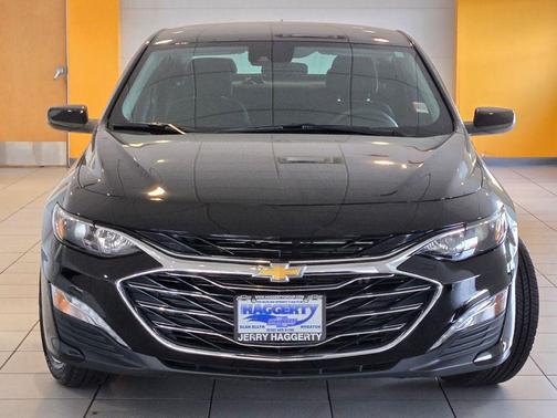 Mosaic Black Metallic 2024 Chevrolet Malibu FWD 1LT