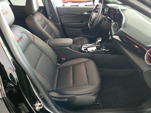 Mosaic Black Metallic 2024 Chevrolet Trax FWD 2RS