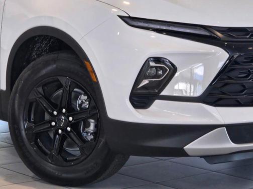 Summit White 2026 Chevrolet Blazer 2LT