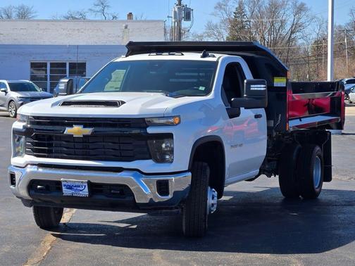 Summit White 2026 Chevrolet Silverado 3500 WT