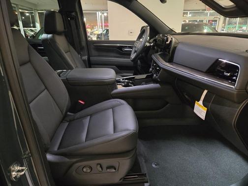 2026 Chevrolet Suburban Z71, 4WD