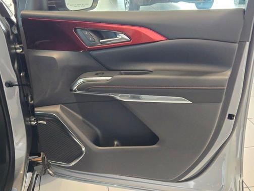 Sterling Gray Metallic 2026 Chevrolet Traverse RS