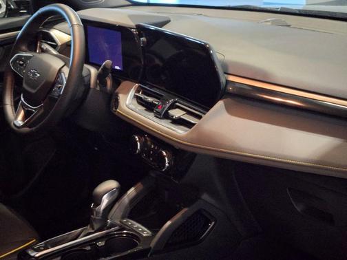 Mosaic Black Metallic 2024 Chevrolet Trailblazer ACTIV