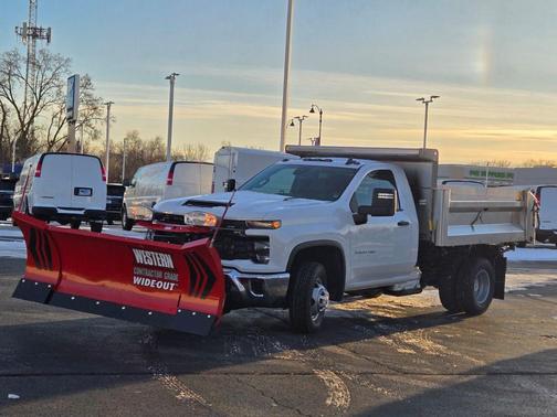 2026 Chevrolet Silverado 3500 WT