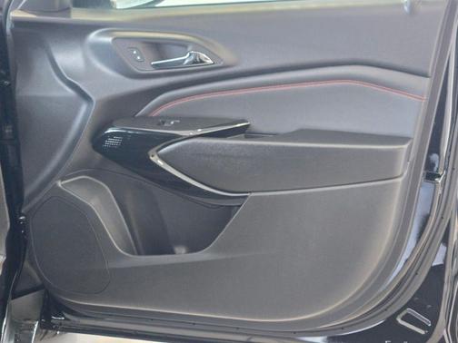 Mosaic Black Metallic 2026 Chevrolet Trax FWD 2RS
