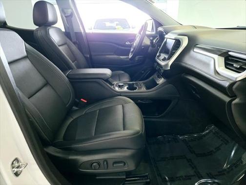 2023 GMC Acadia AWD SLT