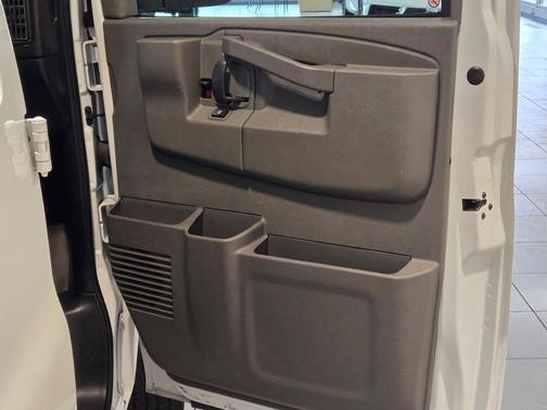 2023 GMC Savana 2500 Work Van