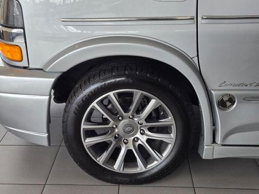 Silver Ice Metallic 2021 Chevrolet Express 2500 LS