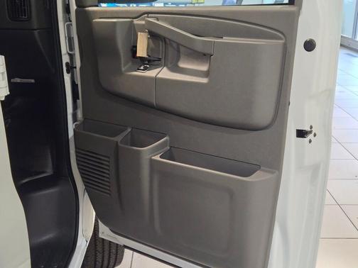 2025 Chevrolet Express 2500 RWD 2500 Regular Wheelbase WT