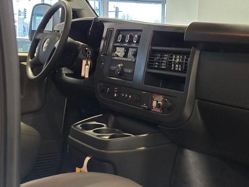 2025 Chevrolet Express 2500 RWD 2500 Regular Wheelbase WT