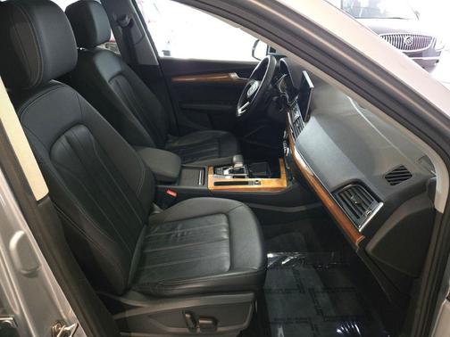 Florett Silver Metallic 2021 Audi Q5 45 Premium Plus