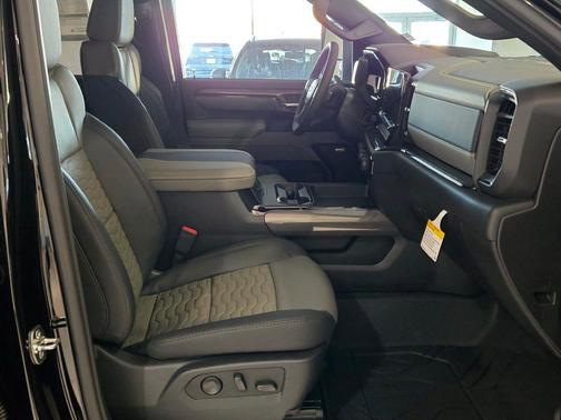 2026 Chevrolet Silverado 2500 Crew Cab, Standard Bed, XR2, 4WD