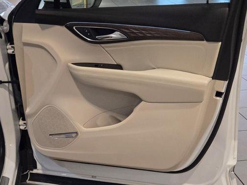 White Frost Tricoat 2023 Buick Envision Avenir AWD