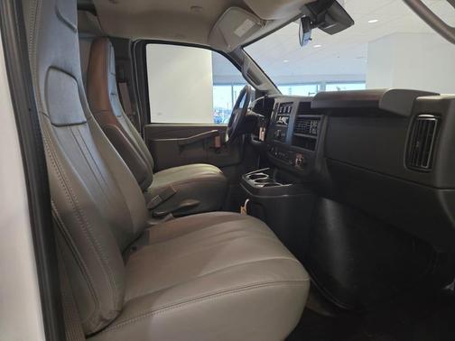 2025 Chevrolet Express 2500 RWD 2500 Regular Wheelbase WT
