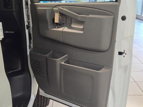 2025 Chevrolet Express 2500 RWD 2500 Regular Wheelbase WT