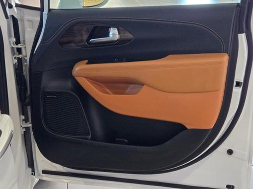 2021 Chrysler Pacifica L