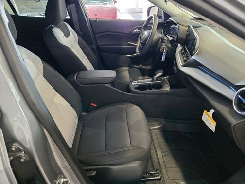 Sterling Gray Metallic 2026 Chevrolet Trax LS