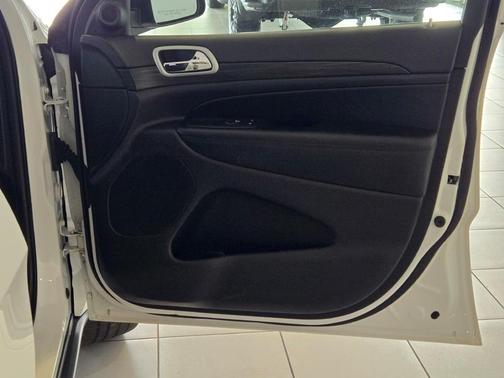 2022 Jeep Grand Cherokee Laredo