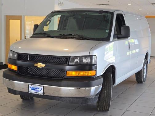 Silver Ice Metallic 2026 Chevrolet Express 2500 Work Van