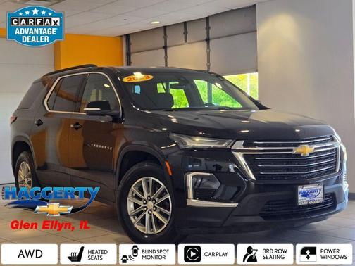 Mosaic Black Metallic 2023 Chevrolet Traverse LT Cloth