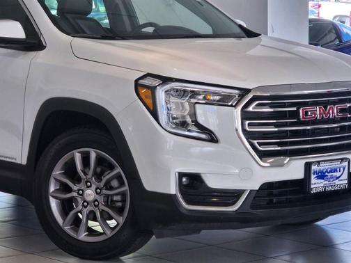 Summit White 2024 GMC Terrain SLT