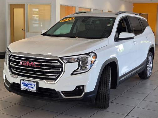 Summit White 2024 GMC Terrain SLT