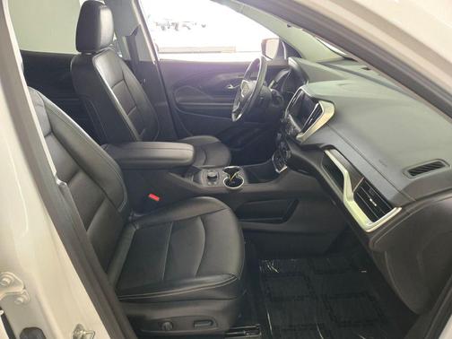 Summit White 2024 GMC Terrain SLT