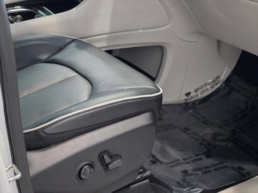 2022 Chrysler Pacifica Hybrid Limited