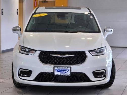 2022 Chrysler Pacifica Hybrid Limited