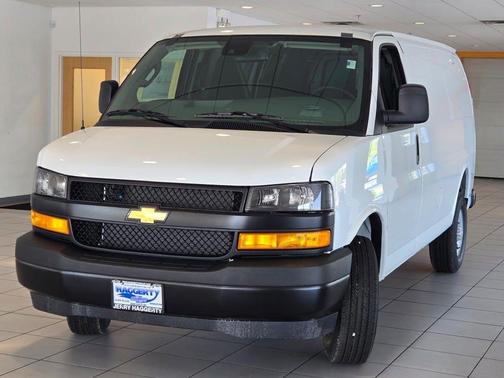Summit White 2026 Chevrolet Express 2500 Work Van