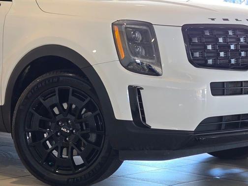 Glacial White Pearl 2022 Kia Telluride EX