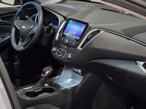 2023 Chevrolet Malibu FWD RS