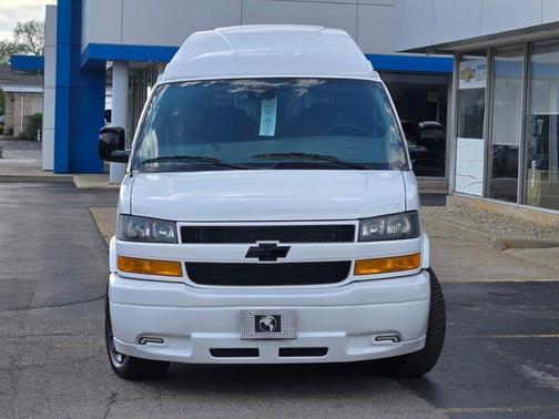 Summit White 2026 Chevrolet Express 2500 Work Van